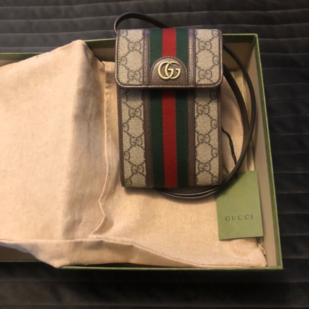 Gucci Brown/Beige GG Supreme Ophidia Messenger/Pouch Bag.